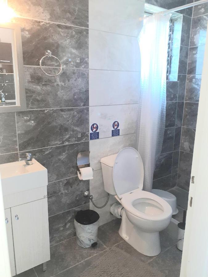 Issos Apartments アギオス・ゲオルギオス エクステリア 写真