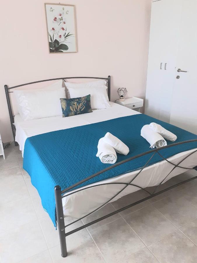 Issos Apartments アギオス・ゲオルギオス エクステリア 写真