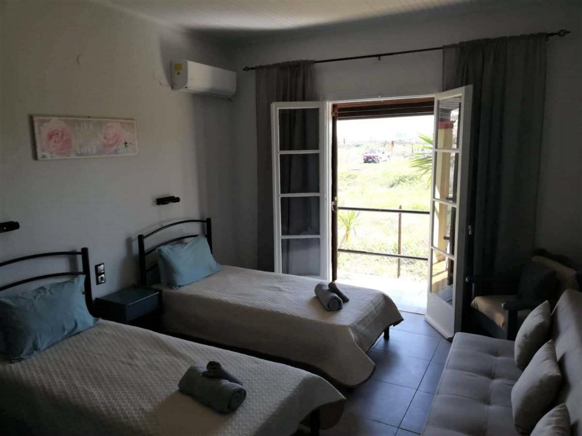 Issos Apartments アギオス・ゲオルギオス エクステリア 写真